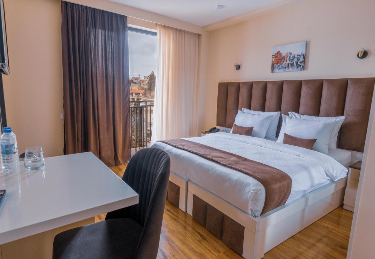 Hotel Residence Plaza ティビリシ エクステリア 写真